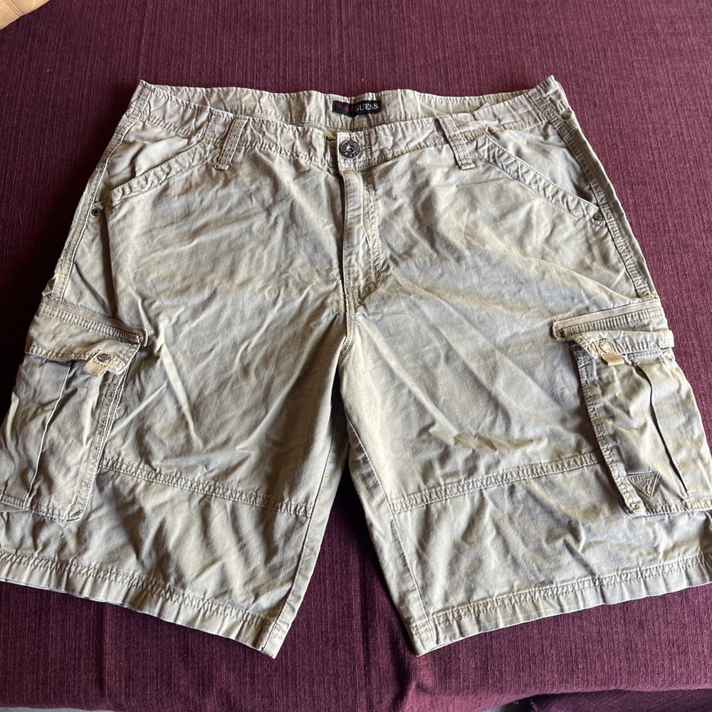GUESS Cargo Men Shorts Size 40 Khaki